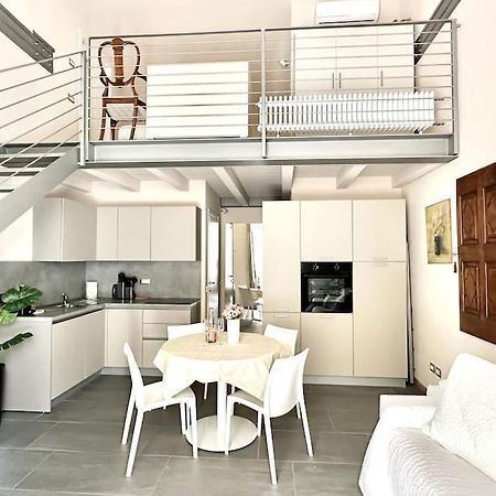 Duomo Modern Loft 100Mt From Duomo And Lake Комо Екстериор снимка