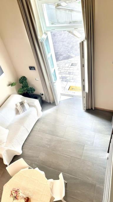 Duomo Modern Loft 100Mt From Duomo And Lake Комо Екстериор снимка